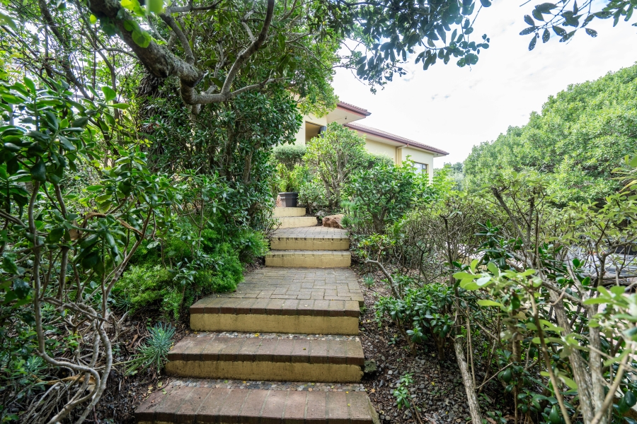 7 Bedroom Property for Sale in West Beach Eastern Cape